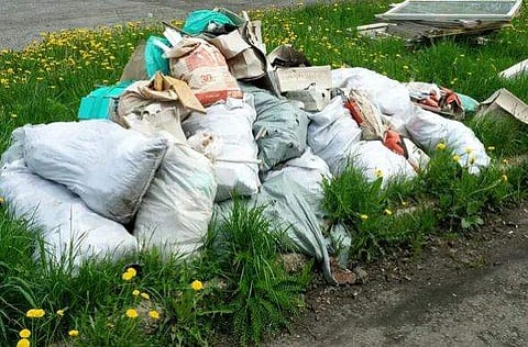 ഇരുപതുകാരിയുടെ മൃതദേഹം സിമന്റ് ചാക്കില്‍; കാല്‍ പുറത്തുവീണ നിലയില്‍;  ദുരൂഹത; അന്വേഷണം