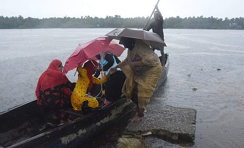 ബംഗാള്‍ ഉള്‍ക്കടലില്‍ ന്യൂനമര്‍ദം ; വീണ്ടും മഴ ശക്തമാകുന്നു
