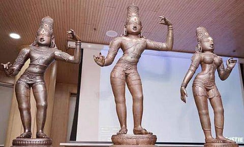 42 വർഷം മുമ്പ് മോഷണം പോയ വി​ഗ്രഹങ്ങൾ ക്ഷേത്രത്തിൽ തിരിച്ചെത്തി; കണ്ടെത്തിയത് ലണ്ടനിൽ 