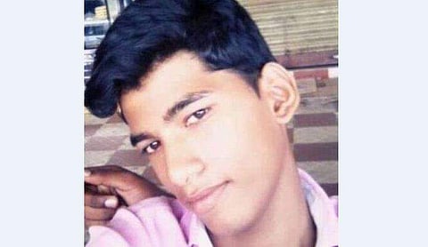 കൂട്ടുകാരുമൊത്ത് ആറ്റിൽ കുളിക്കാനിറങ്ങി; യുവാവ് ഒഴുക്കിൽപ്പെട്ട് മരിച്ചു