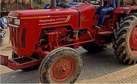 ഭൂമി തർക്കം: 11കാരനെ അടക്കം മൂന്ന് പേരെ കൊലപ്പെടുത്തി, മ‍ൃതദേഹങ്ങൾക്ക് മുകളിലൂടെ ട്രാക്ടർ ഓടിച്ച് പ്രതി 