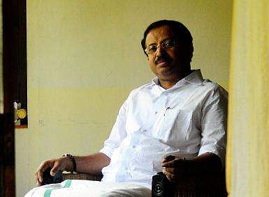 ഗവര്‍ണറുമായി കൂടിക്കാഴ്ച നടത്തി; വി മുരളീധരന്‍ ക്വാറന്റൈനില്‍