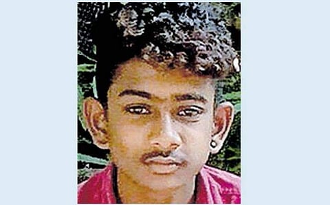 മരിച്ച മഹേഷ്‌