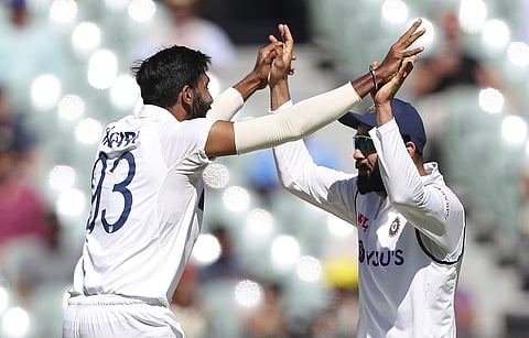 വിരാട് കോഹ്‌ലി, ബൂമ്ര/ഫോട്ടോ: എപി