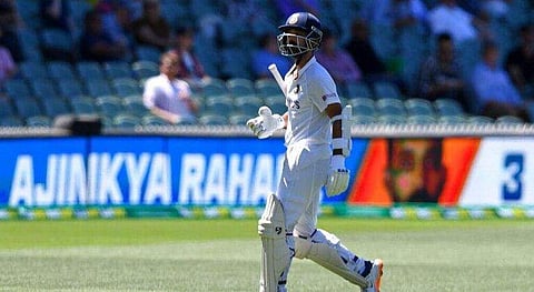 'പന്ത് വന്ന് ബാറ്റില്‍ സ്പര്‍ശിച്ച് പൊയ്‌ക്കോളും എന്ന പ്രതീക്ഷയാണ്'; രഹാനയെ വിമര്‍ശിച്ച് മുന്‍ താരം