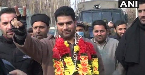 വിജയിച്ച നാഷണല്‍ കോണ്‍ഫറന്‍സ് സ്ഥാനാര്‍ത്ഥിയുടെ ആഹ്ലാദപ്രകടനം/ എഎന്‍ഐ