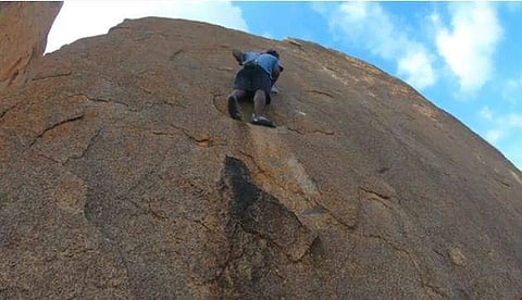അനായാസം മല കയറുന്ന ജ്യോതിരാജ്/ വീഡിയോ ചിത്രം