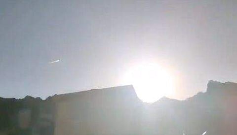 ഭൂമിയുടെ അന്തരീക്ഷത്തില്‍ ഉല്‍ക്ക കത്തിയമരുന്നു/ ട്വിറ്റര്‍ ചിത്രം