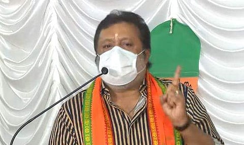 'ഉച്ചയ്ക്ക് മുൻപ് വോട്ട് ചെയ്യണം; കിംവദന്തികൾ പരത്താൻ ജാര സംഘങ്ങൾ ഇറങ്ങിയിട്ടുണ്ട്'- സുരേഷ് ​ഗോപി