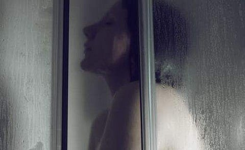 വീട്ടിലെ നിത്യസന്ദര്‍ശകനായി; കൗണ്‍സിലര്‍ യുവതിയുടെ കുളിമുറി ദൃശ്യങ്ങള്‍ പകര്‍ത്തി; ബ്ലാക്ക് മെയിലിങ്; ബിജെപി നേതാവ് യുവതിയെ ബലാത്സംഗം ചെയ്തു