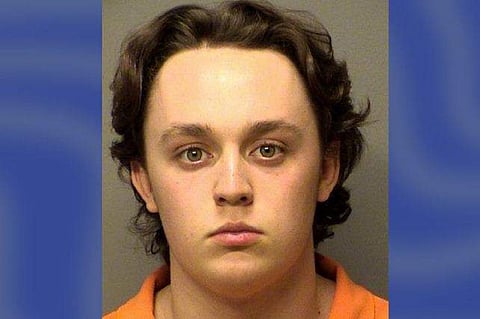 17 വയസുള്ളപ്പോള്‍ രണ്ട് കൗമാരക്കാരെ വെടിവച്ച് കൊന്നു; മൃതദേഹം കാറിലിട്ട് കത്തിച്ചു; 19കാരന് 179 വര്‍ഷം ജയില്‍ ശിക്ഷ