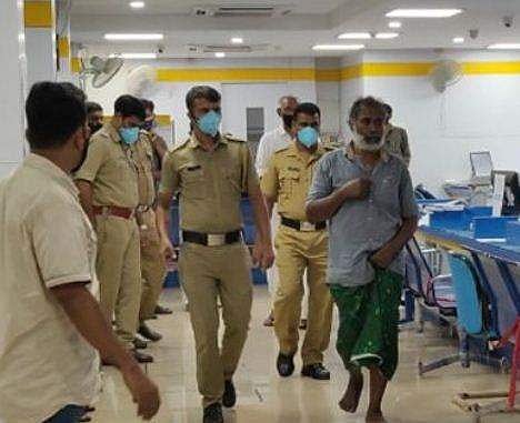 സിസി ടിവി വിനയായി; തുണിക്കടയെന്ന് കരുതി കള്ളന്‍ കയറിയത് ബാങ്കില്‍; അറസ്റ്റ്