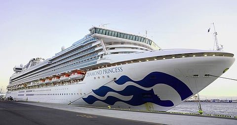 ജപ്പാൻ തീരത്ത് നങ്കൂരമിട്ട ആഡംബര കപ്പലിലെ രണ്ട് ഇന്ത്യക്കാർക്ക് കൊറോണ; സ്ഥിരീകരണം