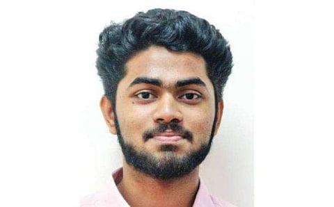 പരീക്ഷ എഴുതുന്നതിനിടെ എൻജിനീയറിങ് വിദ്യാർത്ഥി കുഴഞ്ഞുവീണു മരിച്ചു