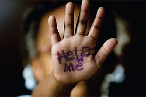 വിദ്യാര്‍ഥിനികളോട് ലൈംഗിക ചുവയോടെ സംസാരിച്ചു; പ്രധാന അധ്യാപകനെതിരെ സമരവുമായി എസ്എഫ്‌ഐ; പോക്‌സോ ചുമത്തി ജയിലിലടച്ചു