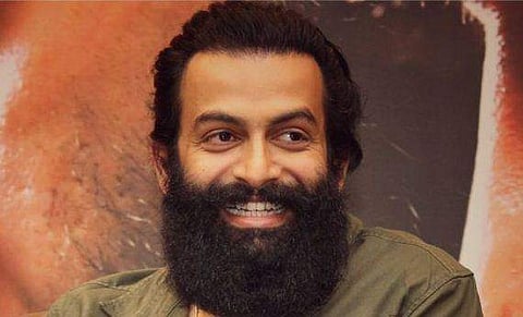 രണ്ട് കാരണങ്ങളാല്‍ രാജ്യം വിടുകയാണ്; കുറിപ്പുമായി പൃഥിരാജ്