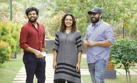 നിവിന്‍ പോളിക്കൊപ്പം ആദ്യമായി മഞ്ജു വാര്യര്‍; പടവെട്ടിലേക്ക് സ്വാഗതം ചെയ്ത് സണ്ണി വെയിന്‍