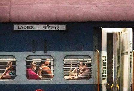 വനിതാ കോച്ചുകളിൽ യാത്ര; കുടുങ്ങിയത് 1786 പുരുഷന്മാർ