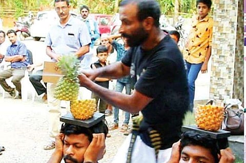 29 സെക്കന്റില്‍ വെട്ടിയിട്ടത് 75 കൈതച്ചക്ക, അതും സാഹസികമായി; സെയ്തലവി വീണ്ടും ഗിന്നസ് റെക്കോര്‍ഡിലേക്ക് 