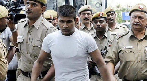 ചുമരിൽ തലയിടിപ്പിച്ചു, കയ്യിൽ മുറിവേൽപ്പിക്കാനും ശ്രമം ; സ്വയം പരിക്കേൽപ്പിച്ച് നിർഭയ കേസ് പ്രതി വിനയ് ശർമ്മ