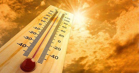 സൂര്യൻ ഇന്ന് കത്തിജ്വലിക്കും ; താപനിലയിൽ മൂ​ന്നു ഡി​ഗ്രി വ​രെ വ​ർ​ധ​നയ്ക്ക് സാധ്യത ; നാലു ജില്ലകളിൽ ജാ​ഗ്രതാ നിർദേശം