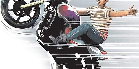 കൈ കാണിച്ചിട്ടും വിദ്യാര്‍ഥി നിര്‍ത്താതെ പോയി; 12,500 രൂപ പിഴയിട്ട് പൊലീസ്