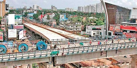 പ്രഖ്യാപിച്ച സമയത്ത് തന്നെ പണി പൂർത്തിയാകുന്നു; വൈറ്റില പാലം ഏപ്രിലിൽ ഉദ്ഘാടനം ചെയ്യുമെന്ന് കമ്പനി