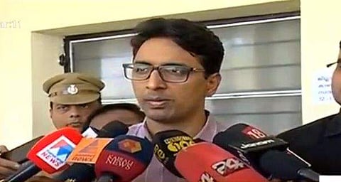 നിരീക്ഷണത്തിലുളള പഞ്ചായത്ത് പ്രസിഡന്റ് കളക്ടറേറ്റില്‍, ശാസിച്ച് തിരിച്ചയച്ച് കളക്ടര്‍