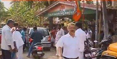 പ്രവര്‍ത്തകര്‍ കൂട്ടമായി എത്തി; കോവിഡ് 19 ജാഗ്രത ലംഘിച്ച് ബിജെപി യോഗം