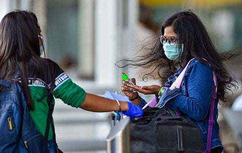 പത്തനംതിട്ടയില്‍ ഡോക്ടറും ഹെല്‍ത്ത് ഇന്‍സ്‌പെക്ടറും നിരീക്ഷണത്തില്‍; സ്രവം പരിശോധനയ്ക്ക് അയച്ചു