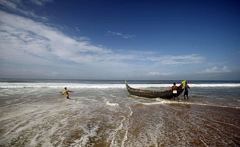 'കൂറ്റൻ തിരമാലയിൽപ്പെട്ട് തെറിച്ചുവീണത് വലിയ പാറക്കല്ലിനടിയില്‍; ആ സംഭവം ഞാനിന്നും ഓര്‍ക്കുന്നത് പേടിയോടെ'