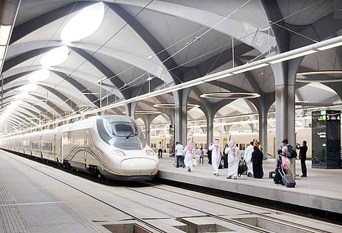 സൗദിയിൽ നാളെ മുതൽ പൊതു​ഗതാ​ഗതത്തിന് പൂർണ നിരോധനം; നിർത്തുന്നത് രണ്ടാഴ്ചത്തേക്ക്