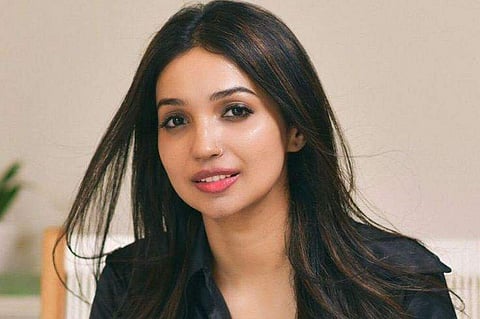 കണ്ണില്‍ കണ്ട കനികമാര്‍ക്കെല്ലാം ചീത്തവിളി; വൈറസ് നിങ്ങളുടെ തലയെ ബാധിച്ചോ എന്ന് തിരക്കഥാകൃത്ത്