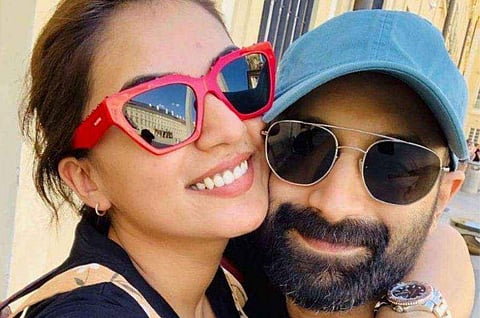 ഇത് എന്താ സംഭവം! നസ്രിയയുടെ കൈ പ്രയോഗം കണ്ട് അന്തംവിട്ട് ഫഹദ്; വൈറലായി വിഡിയോ