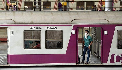 ട്രെയിനുകൾ ഓടില്ല, ബസ്, ഓട്ടോ, ടാക്സി സർവീസുകളും നിലയ്ക്കും; കടകൾ അടച്ചിടും; ജനതാ കർഫ്യൂവിൽ രാജ്യം നിശ്ചലമാകും