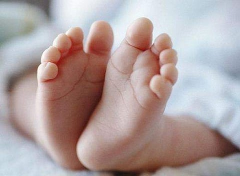 പോളിയോ നല്‍കാന്‍ പ്രാഥമികാരോഗ്യ കേന്ദ്രത്തിലെത്തി ; 10 മാസം പ്രായമുള്ള കുഞ്ഞിന് സാനിറ്റൈസര്‍ കലര്‍ത്തിയ വെള്ളം നല്‍കി ; കുട്ടി ആശുപത്രിയില്‍, കേസ്