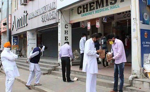 'അത് എല്ലാവര്‍ക്കും ഉളളതല്ല', കോവിഡ് ചികിത്സയ്ക്ക് ഹൈഡ്രോക്‌സിക്ലോറോക്വിന്‍ വാങ്ങിക്കൂട്ടുന്നു; മുന്നറിയിപ്പുമായി കേന്ദ്രസര്‍ക്കാര്‍