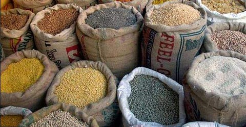 സൗജന്യമായി അഞ്ചുകിലോ വീതം അരിയും ഗോതമ്പും അധികം, പിഎഫ് അക്കൗണ്ടില്‍ നിന്ന് 75 ശതമാനം പിന്‍വലിക്കാം, തിരിച്ചടക്കേണ്ടതില്ല