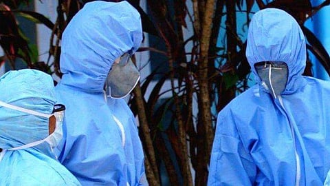 ഇടുക്കിയിലെ കോവിഡ് ബാധിതന്‍ മന്ത്രിമാരെയും എംഎല്‍എമാരെയും സന്ദര്‍ശിച്ചു, നിയമസഭ മന്ദിരത്തിലുമെത്തി ; യാത്രാവഴി തേടി ജില്ലാഭരണകൂടം