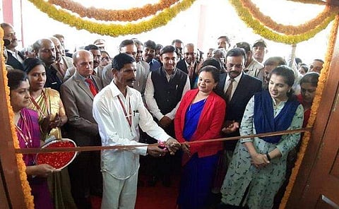 ചീഫ് ജസ്റ്റിസ് കാഴ്ചക്കാരനായി, കോടതി കെട്ടിടം ഉദ്ഘാടനം ചെയ്ത് അറ്റന്‍ഡര്‍