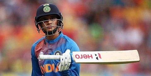 കിരീട പ്രതീക്ഷകള്‍ അകലുന്നു, 30-4ന് തകര്‍ന്ന് ഇന്ത്യ; വിക്കറ്റ് വലിച്ചെറിഞ്ഞ് ഷഫാലിയും മന്ദാനയും ഹര്‍മനും