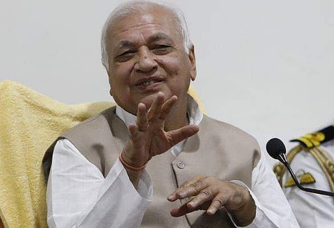 അതിര്‍ത്തി അടച്ചത് വലിയ പ്രത്യാഘാതം ഉണ്ടാക്കും ; കര്‍ണാടകയുടെ നടപടി അം​ഗീകരിക്കാനാവില്ലെന്ന് ​ഗവർണർ   