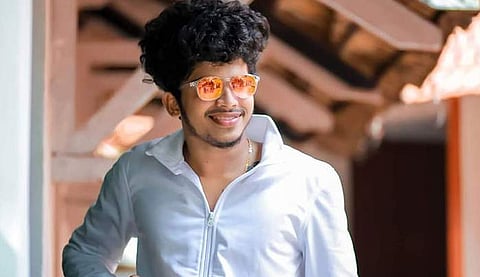 'എന്റെ ഇൻസ്റ്റ​ഗ്രാം അക്കൗണ്ട് ഹാക്ക് ചെയ്തു, വധഭീഷണിയുണ്ട്'; എന്തിനുവേണ്ടിയാണ് ഇങ്ങനെ ചെയ്യുന്നതെന്ന് ഫുക്രു; വിഡിയോ