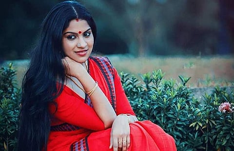 'എന്റെ പേരിലൊരു വ്യാജ ഫേയ്സ്ബുക്ക് പേജ്, റിപ്പോർട്ട് ചെയ്ത് പൂട്ടിക്കണം'; സഹായം അഭ്യർത്ഥിച്ച് സ്വാസിക