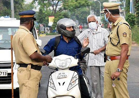 കേരളത്തിലെ ആറ് ജില്ലകൾ ഹോട്ട് സ്പോട്ടുകൾ; ലോക്ക്ഡൗൺ നിയന്ത്രണങ്ങൾ കർശനമാക്കും; മുഖ്യമന്ത്രി