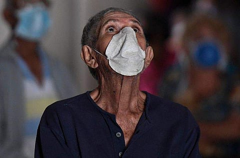 കൊറോണ; മിഥ്യാഭിമാനത്തിന്റെ ചളിക്കുണ്ടിലേക്കു ഒരു രാജ്യം നീങ്ങിപ്പോയതിന്റെ ആഗോള വ്യാപക ദുരന്ത ഫലം