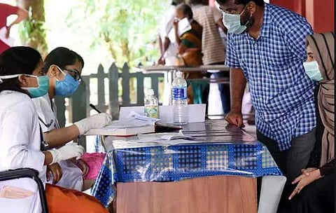 സാമൂഹിക വ്യാപനം ഉണ്ടായിട്ടുണ്ടോ എന്ന് കണ്ടെത്താൻ ആരോ​ഗ്യവകുപ്പ് ; നാളെ റാന്‍ഡം പരിശോധന