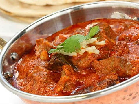 പലചരക്ക്, പഴം, പച്ചക്കറി കടകള്‍, പാല്‍ ബൂത്തുകള്‍, മീന്‍, ഇറച്ചി വില്‍പ്പന കേന്ദ്രങ്ങള്‍ തുറക്കാം; ഹൈവേ ധാബകള്‍ക്കും ഇളവ്‌