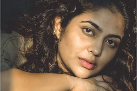 ആ കമന്റ് ഇട്ടിരിക്കുന്നത് ഒരു കുട്ടിയാണ്, ഈ ആഭാസം സഹിക്കാനാകില്ല; തുറന്നടിച്ച് ശ്രിന്ദ 