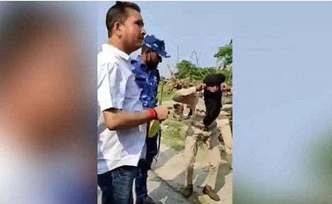 വാഹനം തടഞ്ഞത് ഇഷ്ടപ്പെട്ടില്ല; പൊലീസുകാരനെ നടുറോഡില്‍ ഏത്തമിടീച്ച് സര്‍ക്കാര്‍ ഉദ്യോഗസ്ഥന്‍